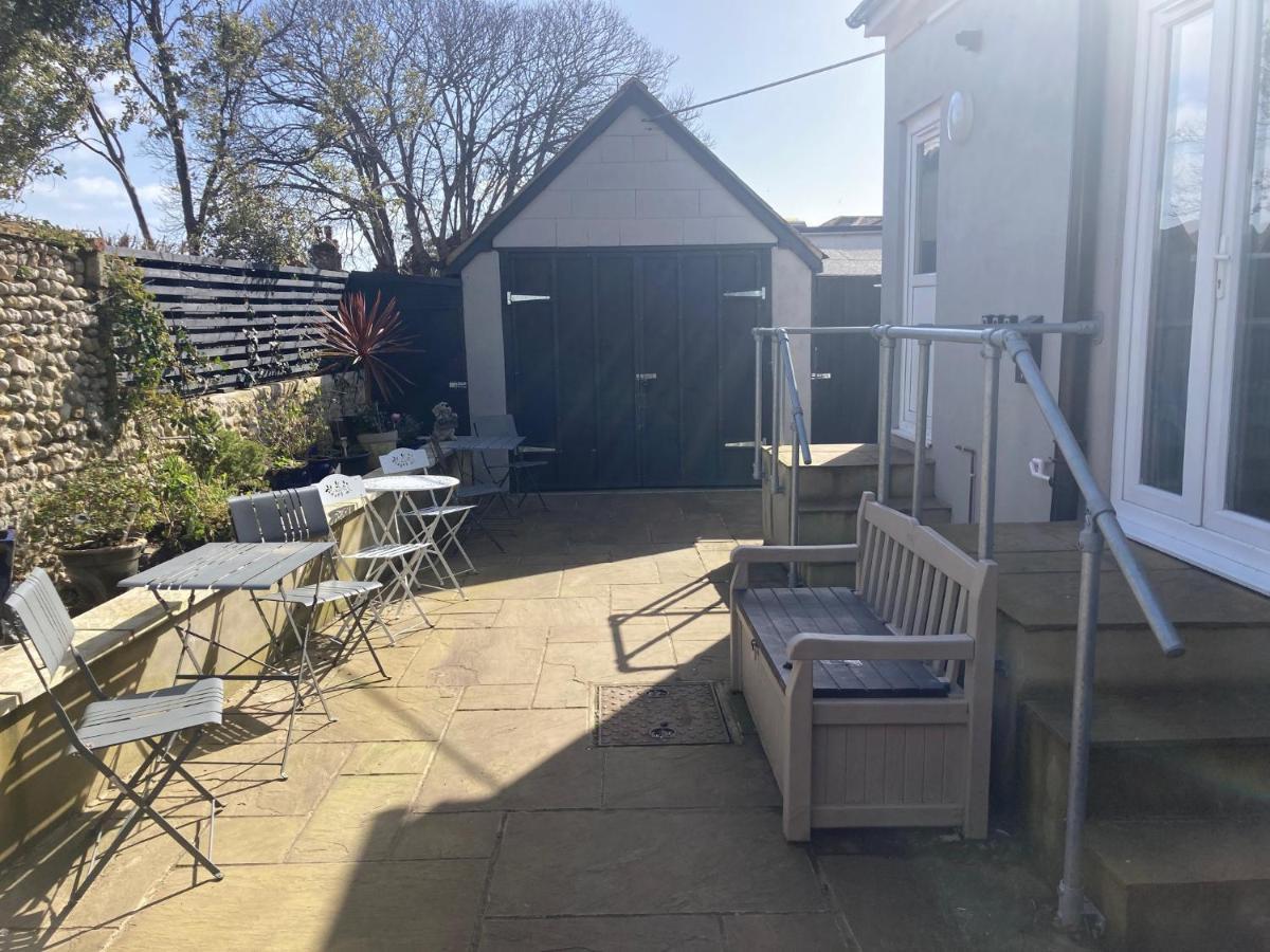 Wicks At 26 Hotel Sandown Exterior foto